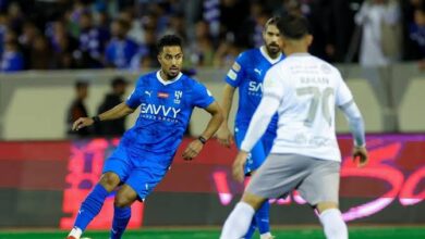 الهلال والطائي التتويج بالدوري